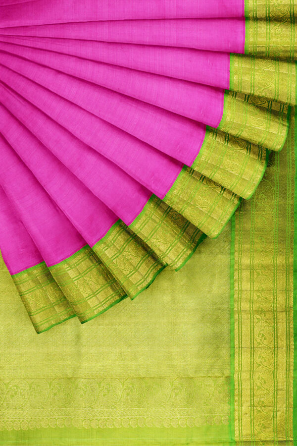 sri kumaran stores kanchipuram silk saree pink saree with golden green border 4