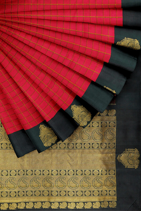 sri kumaran stores kanchipuram silk saree red saree with black border 4