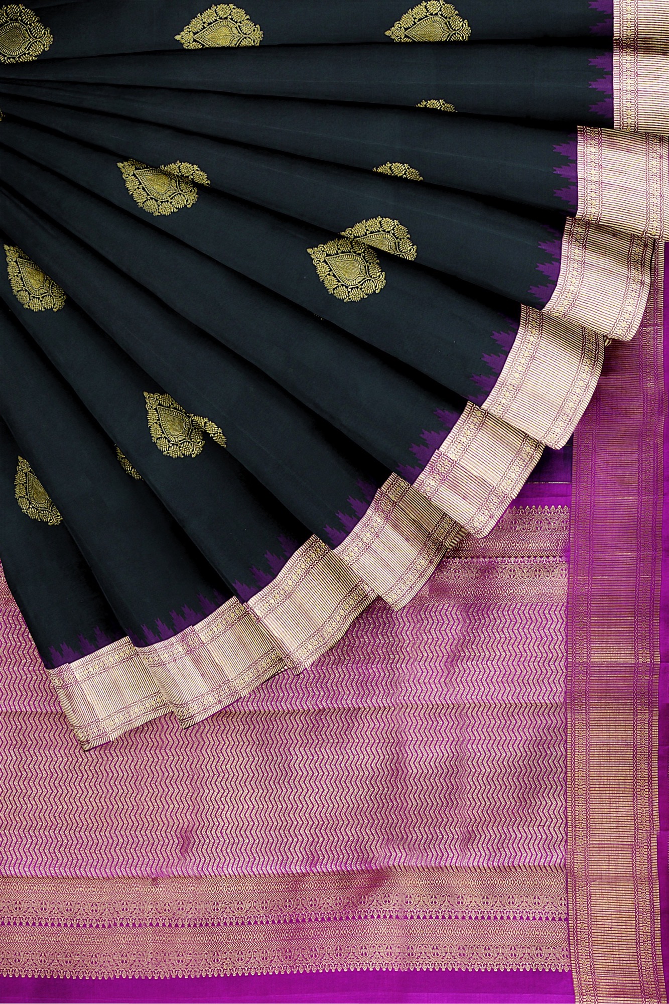 sri kumaran stores kanchipuram silk saree black saree with silver pink border 4
