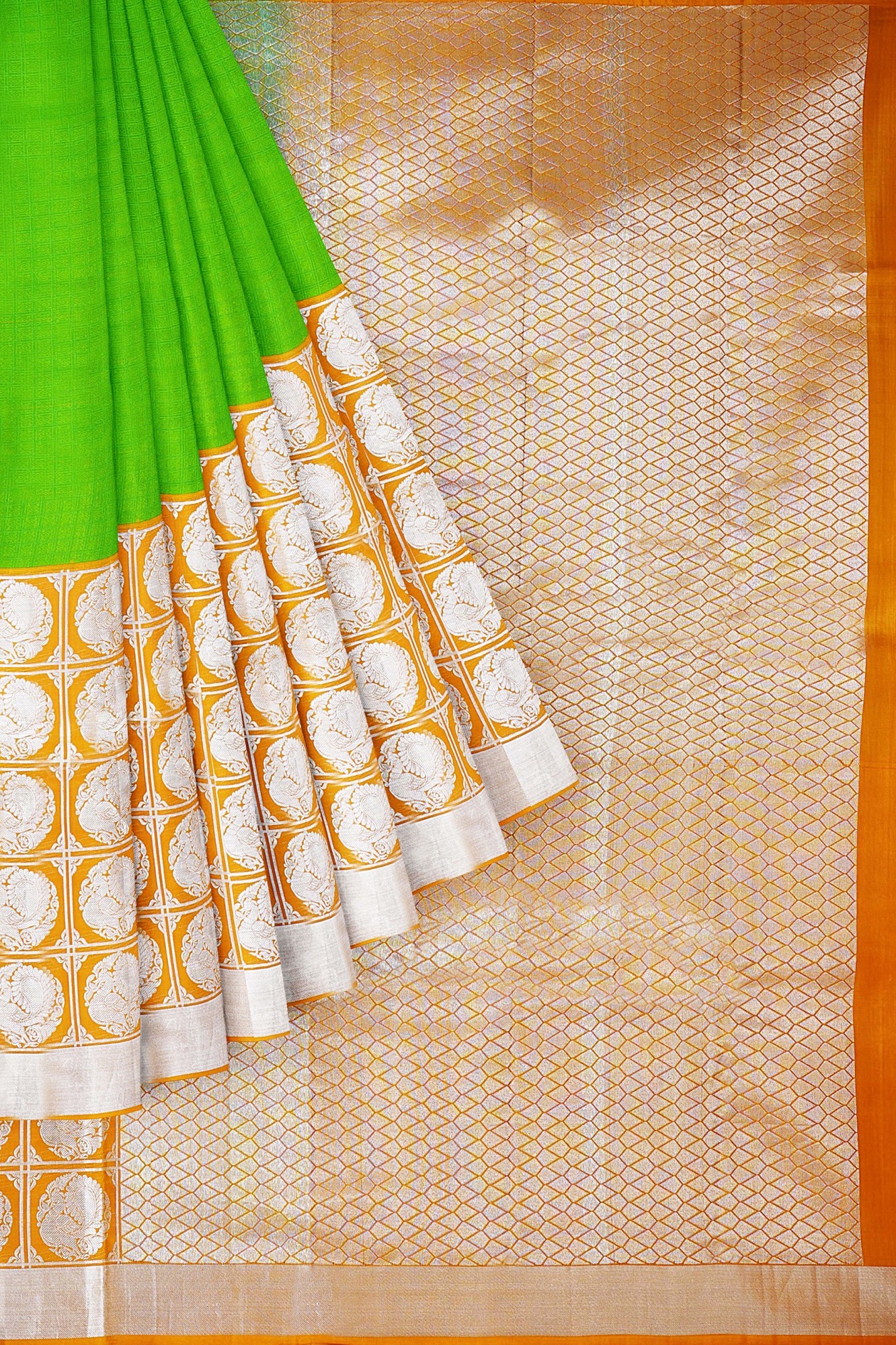 sri kumaran stores kanchipuram silk saree green saree with golden orange border 1