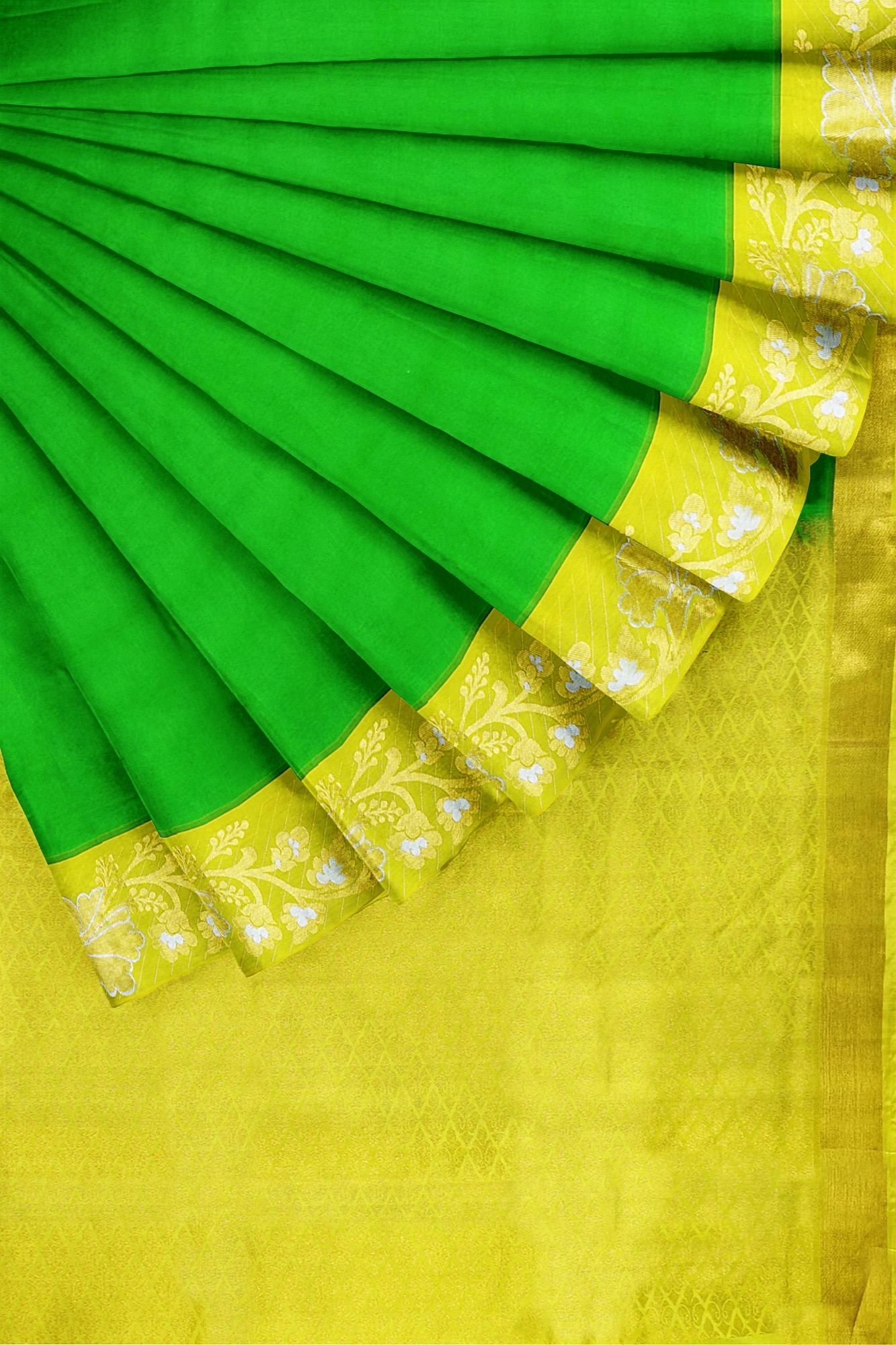 sri kumaran stores kanchipuram silk saree green saree with golden yellow border 1 4