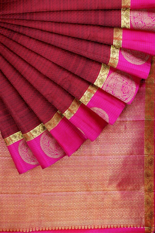 sri kumaran stores kanchipuram silk saree maroon saree with pink border 4