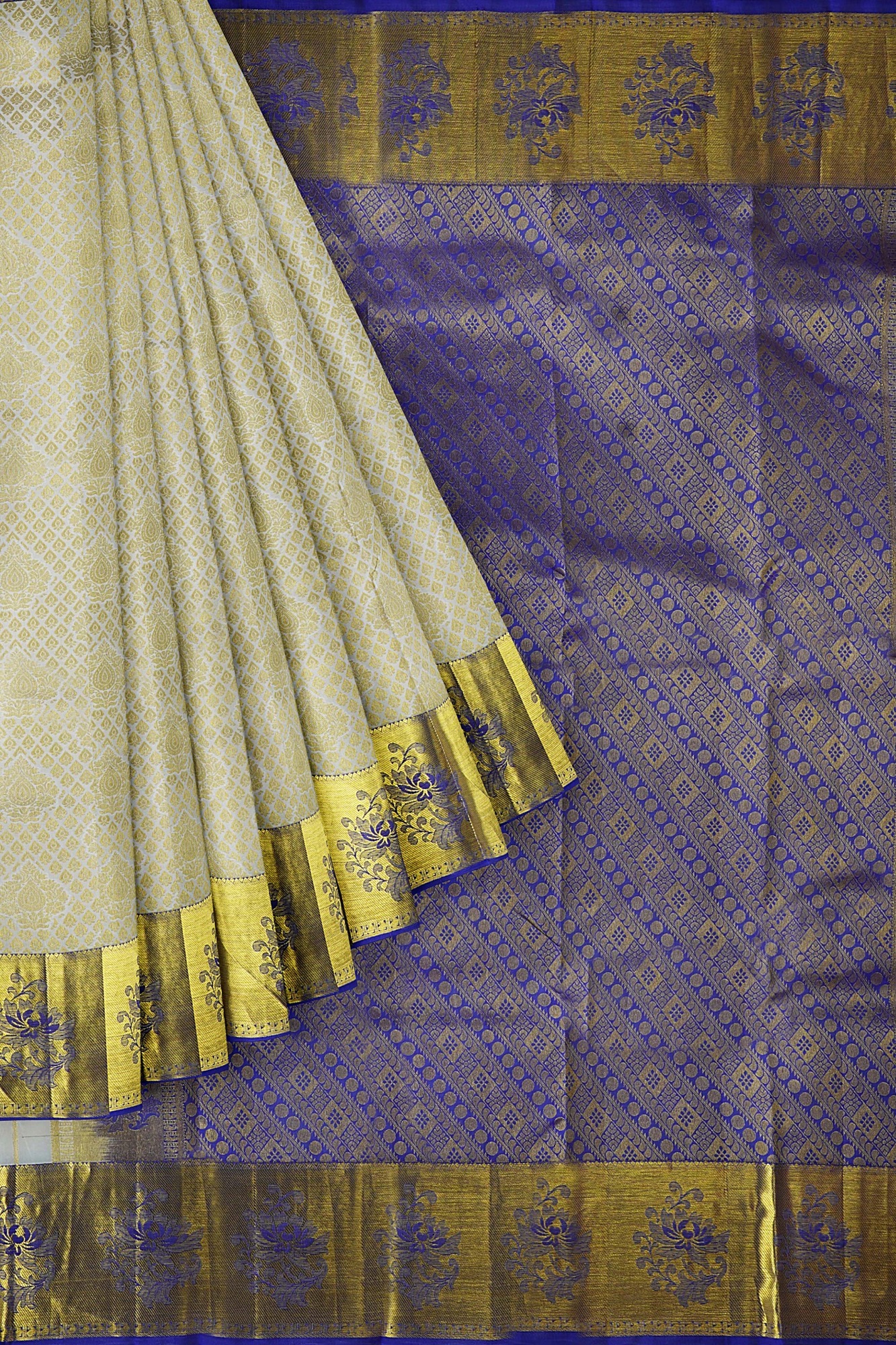 sri kumaran stores kanchipuram silk saree white saree with golden blue border 1