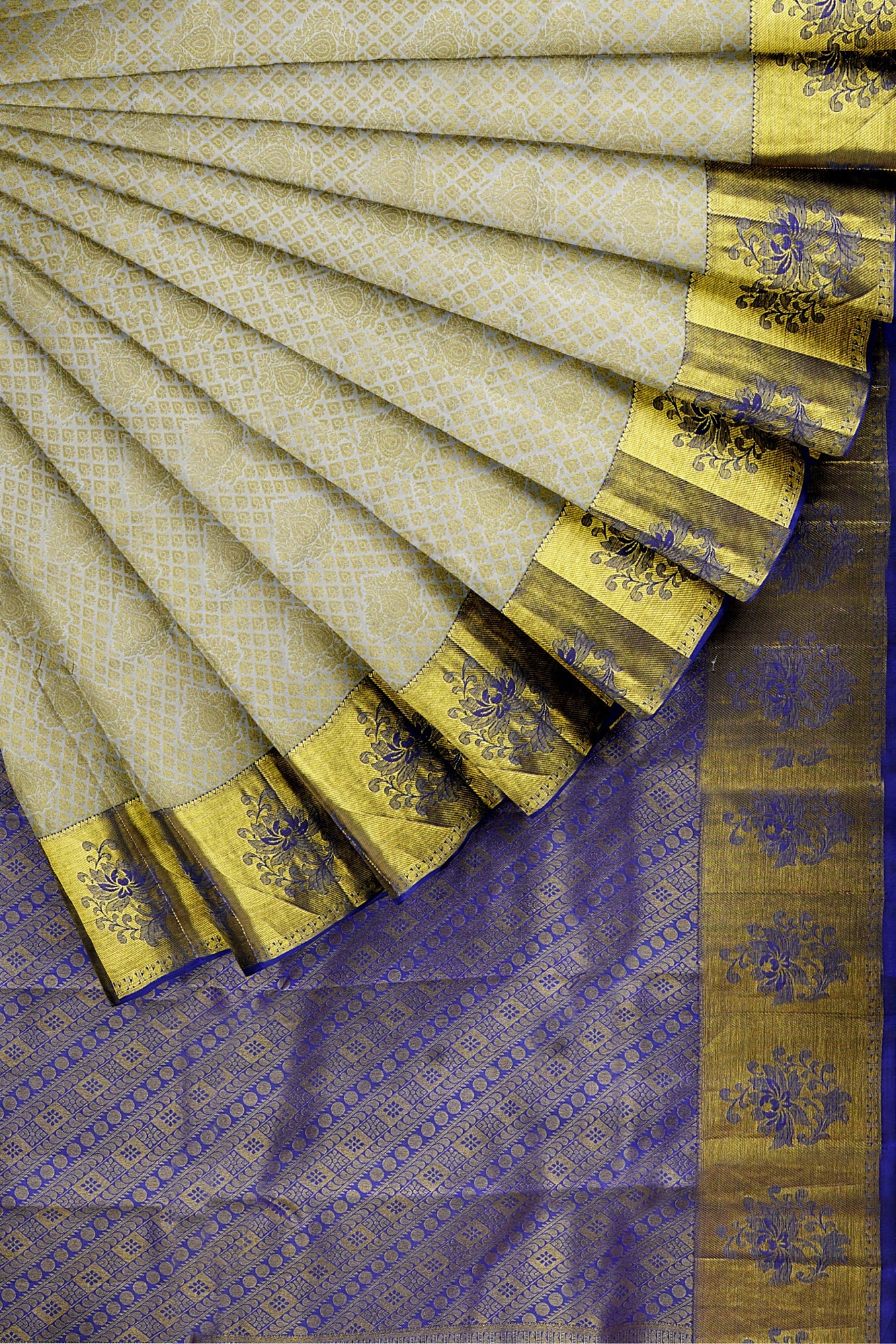 sri kumaran stores kanchipuram silk saree white saree with golden blue border 4