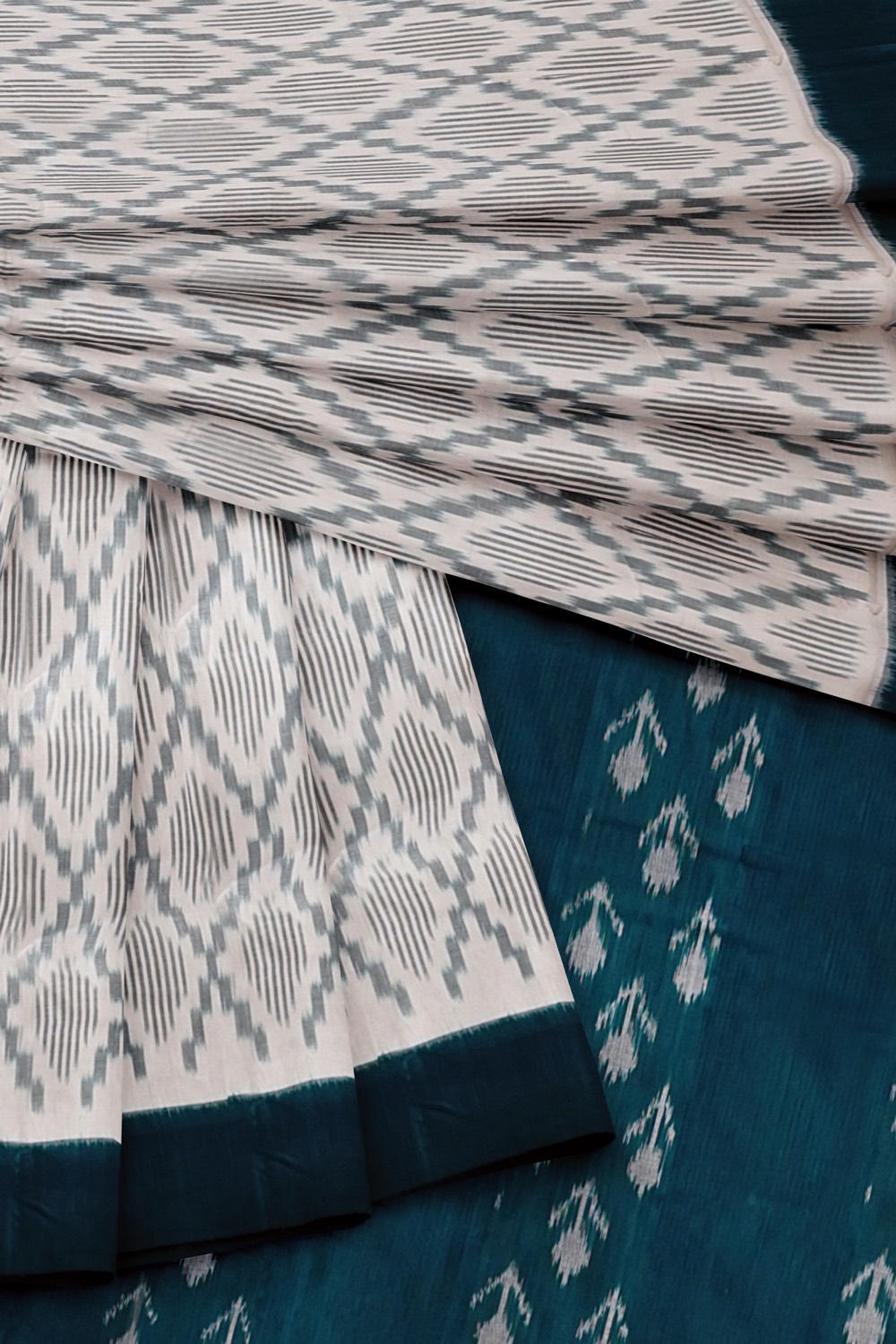 sri kumaran stores 102022 pochampalli cotton white saree with turquoise blue border 1 5