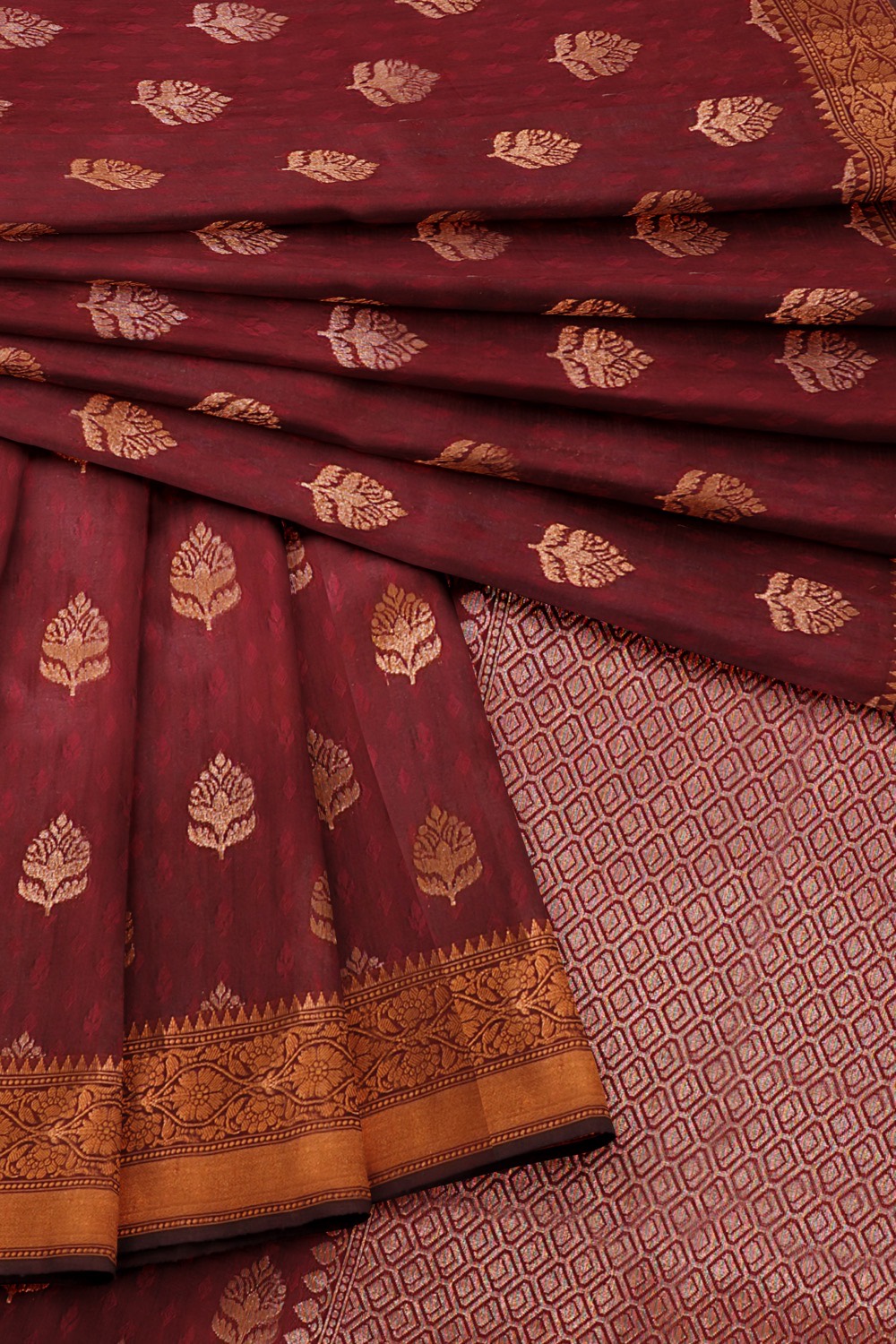 sri kumaran stores chentheri cotton saree dark maroon saree with golden border 4