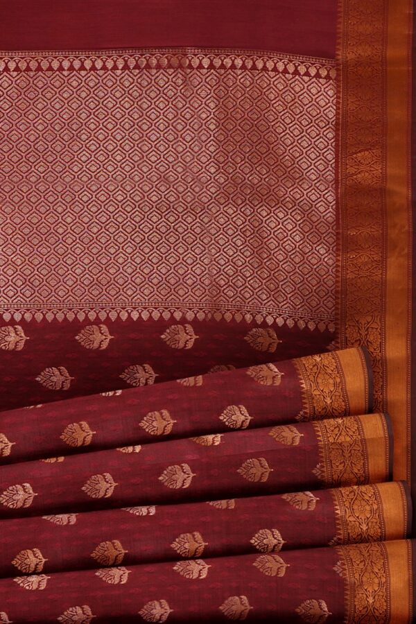 sri kumaran stores chentheri cotton saree dark maroon saree with golden border 5