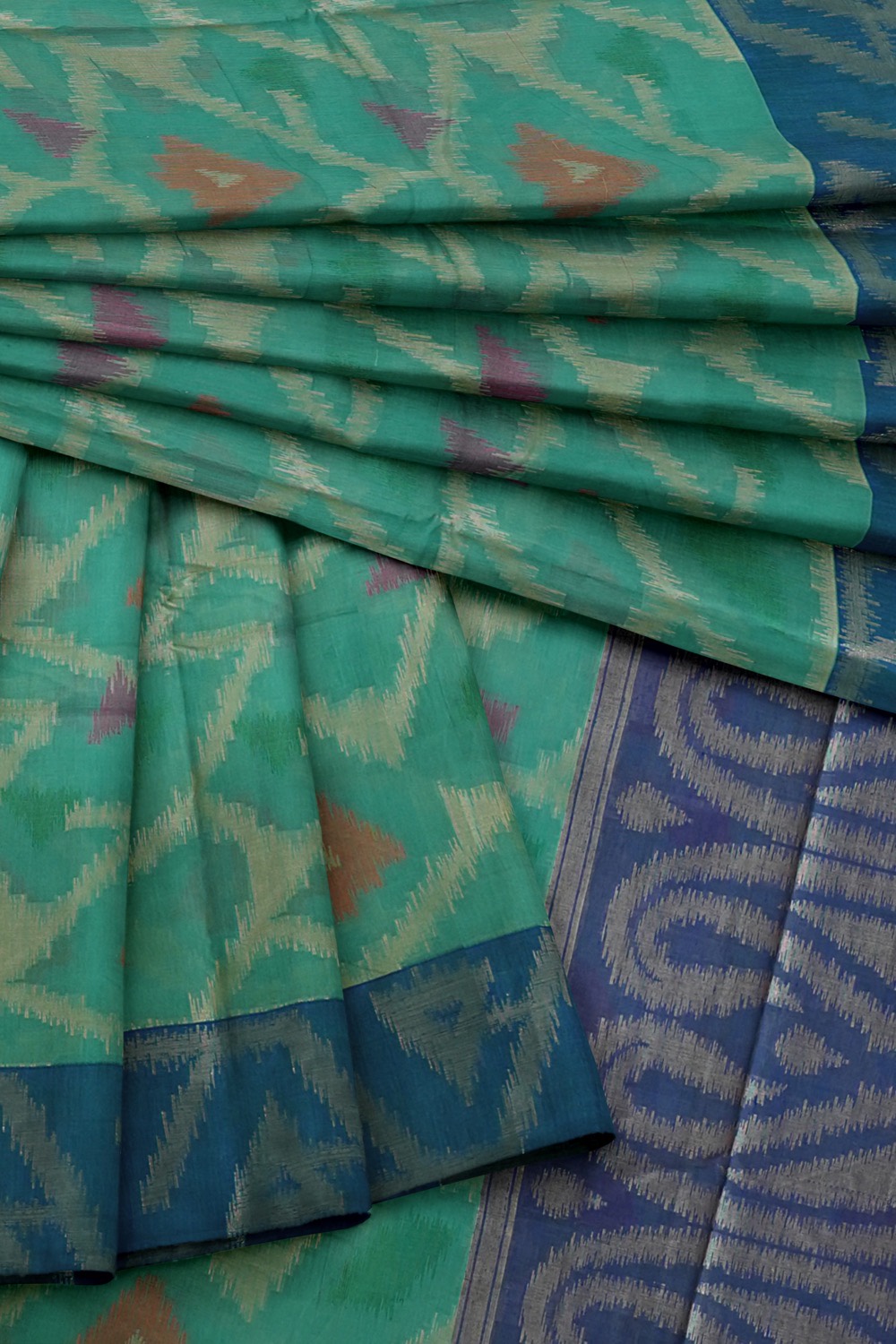sri kumaran stores chentheri cotton saree green saree with dark blue border 4