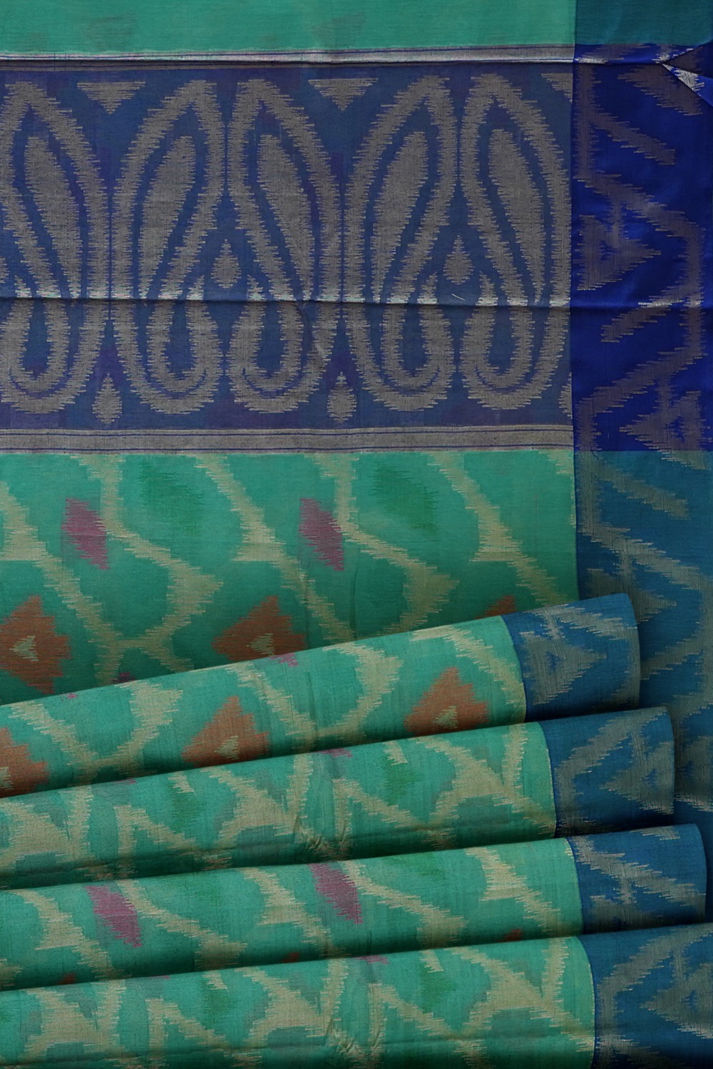 sri kumaran stores chentheri cotton saree green saree with dark blue border 5