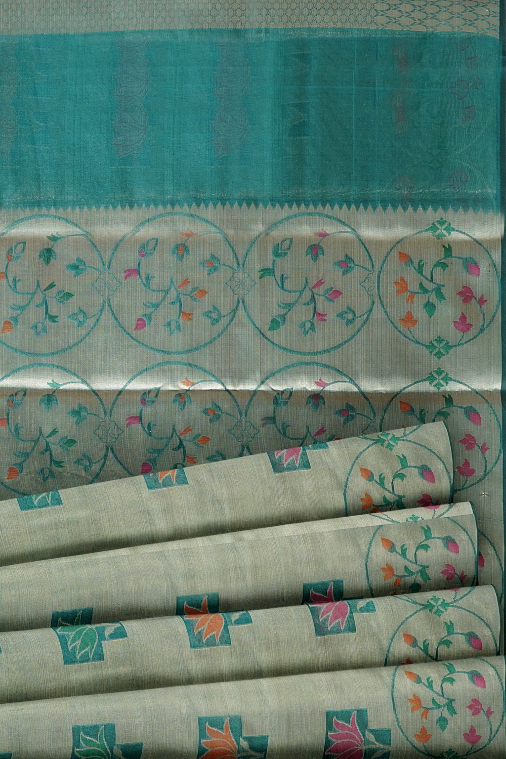 sri kumaran stores chentheri cotton saree grey saree with floral border 5