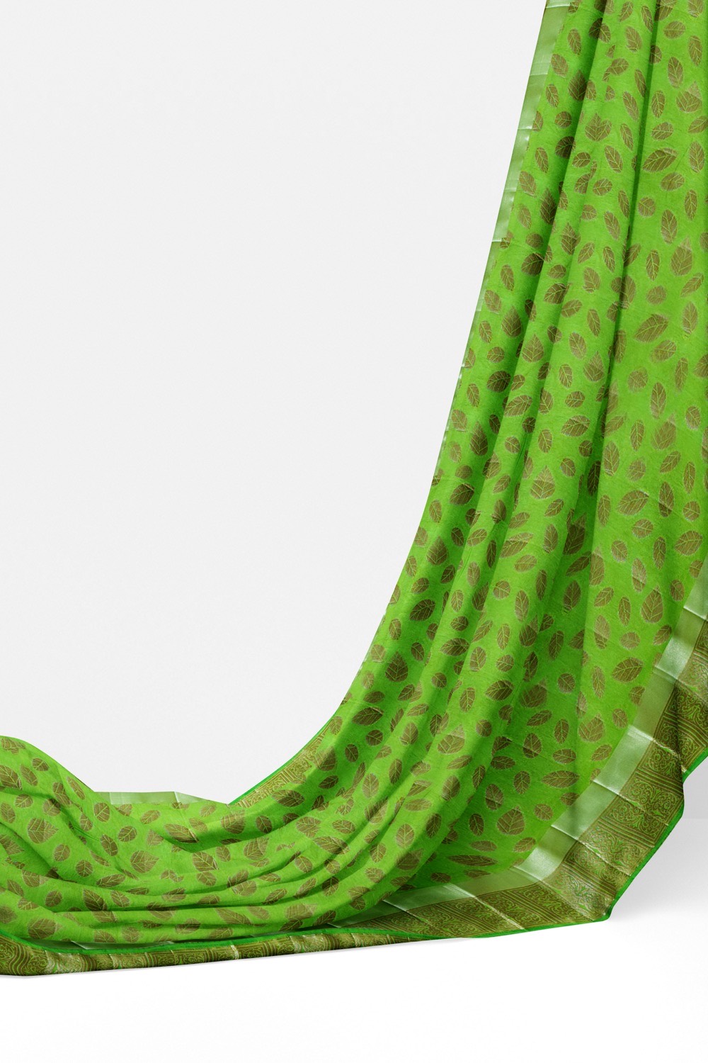 sri kumaran stores chentheri cotton saree parrot green saree with silver border 3