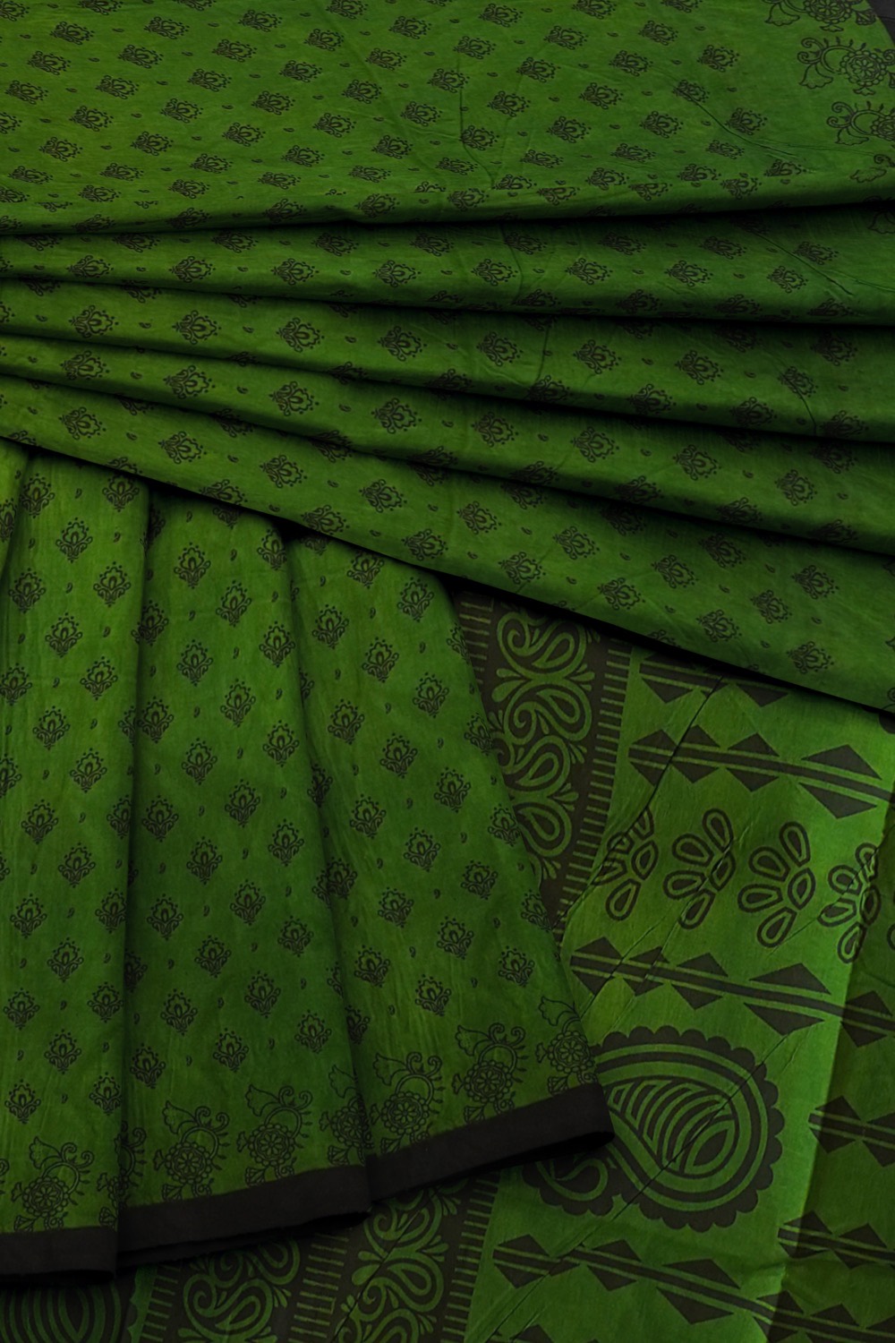 sri kumaran stores chungudi cotton saree leaf green saree with black border 420221213