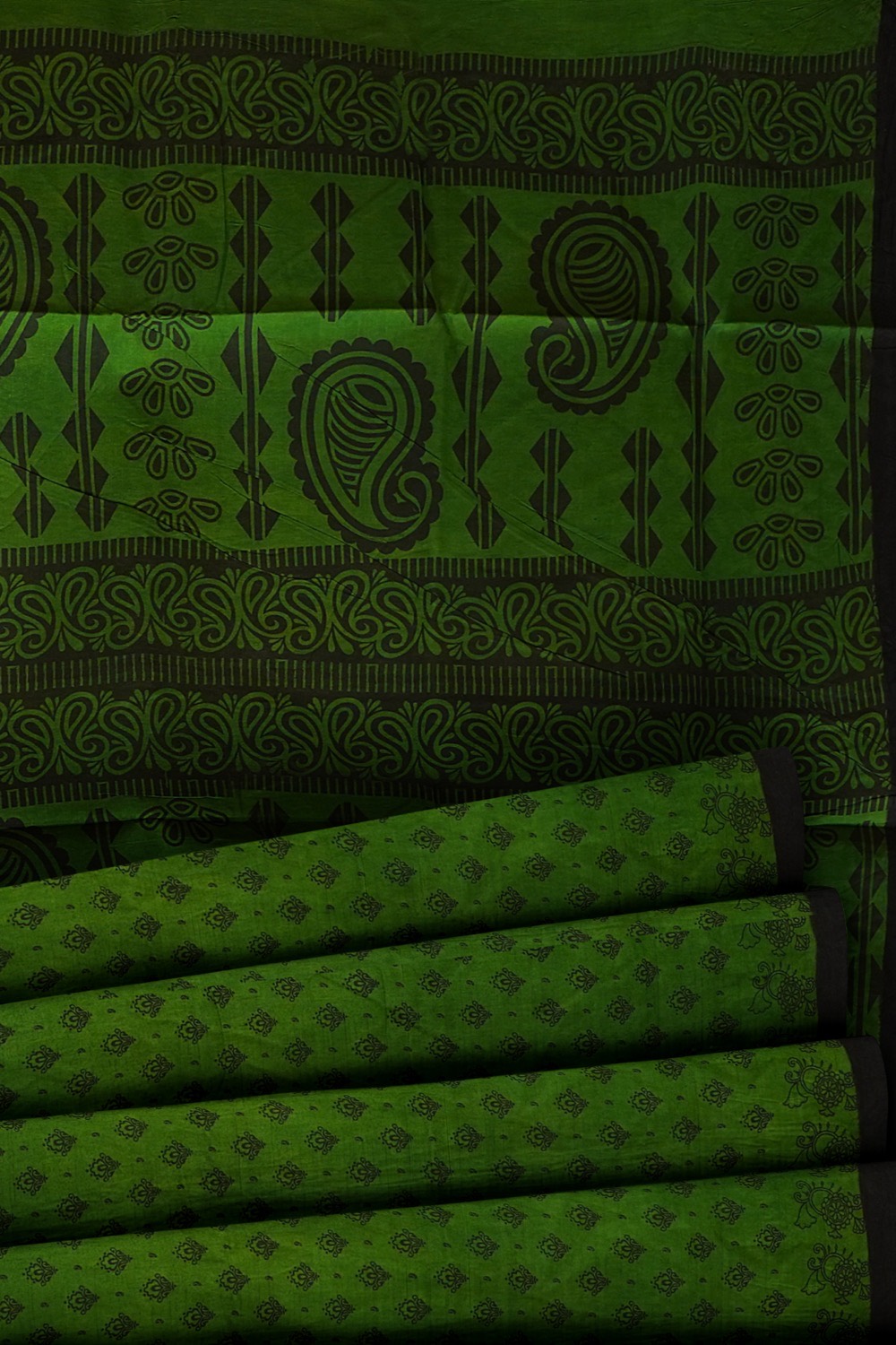 sri kumaran stores chungudi cotton saree leaf green saree with black border 520221213