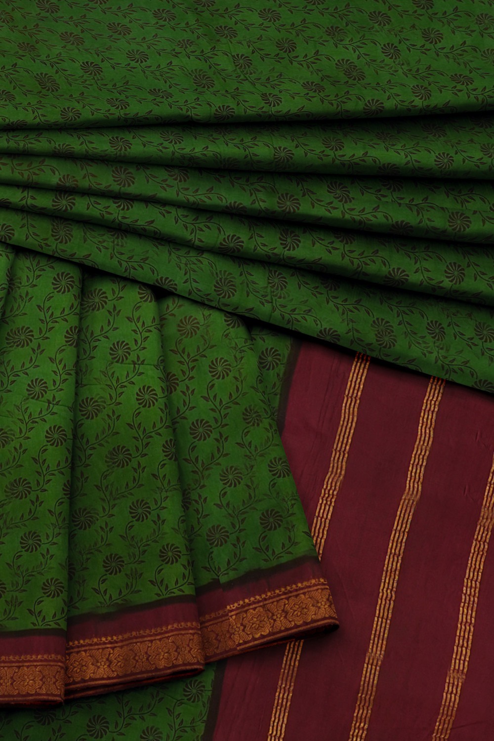 sri kumaran stores chungudi cotton saree leaf green saree with maroon border 420221213