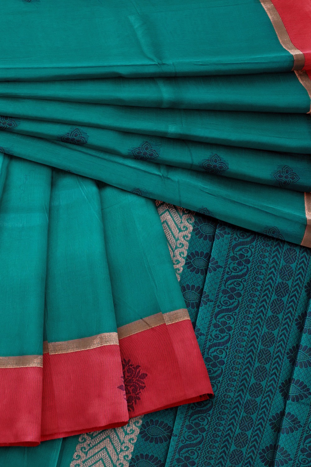 sri kumaran stores cikocotton saree green saree with golden and red border 420221213