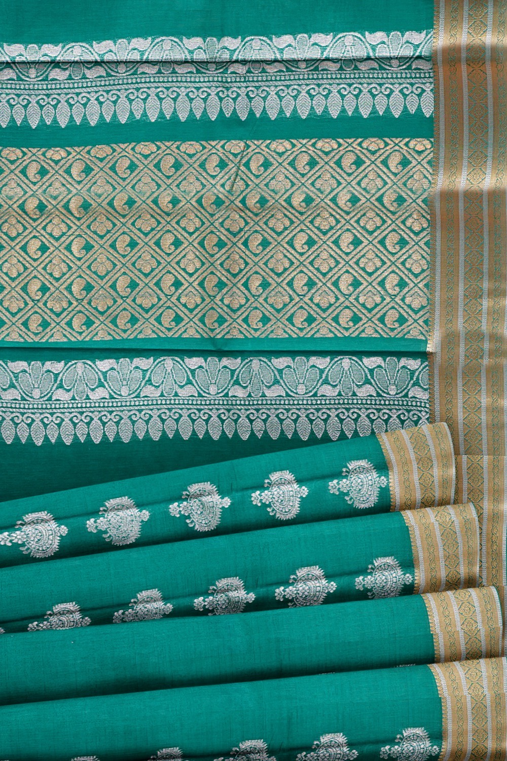 sri kumaran stores cikocotton saree green saree with silver and golden border 520221213