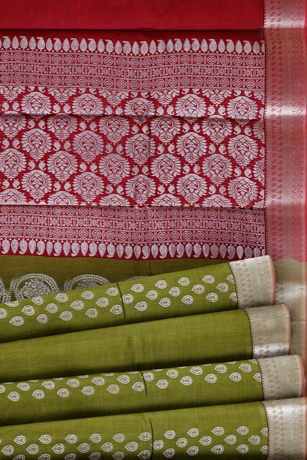 sri kumaran stores cikocotton saree green saree with silver border 520221213