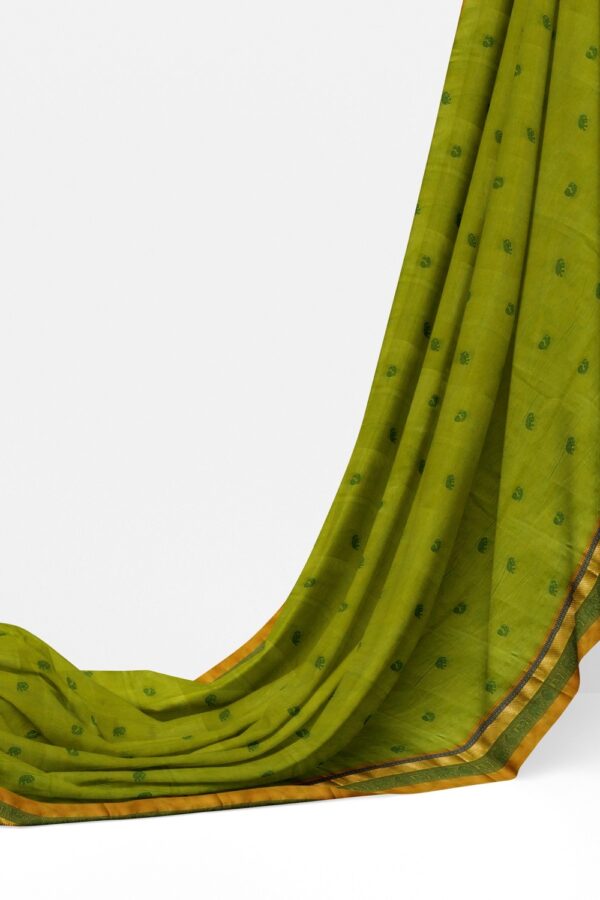 sri kumaran stores kora cotton saree green saree with golden and green colour border 3