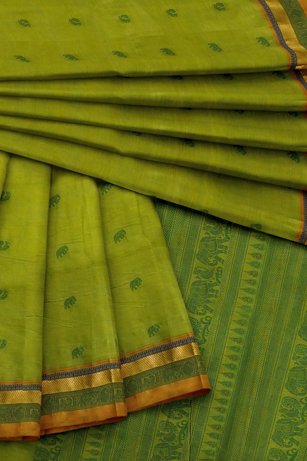 sri kumaran stores kora cotton saree green saree with golden and green colour border 4