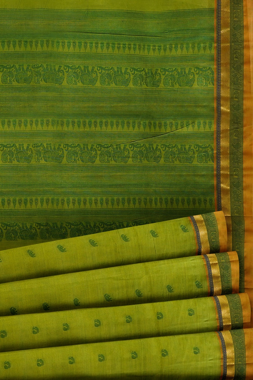sri kumaran stores kora cotton saree green saree with golden and green colour border 5