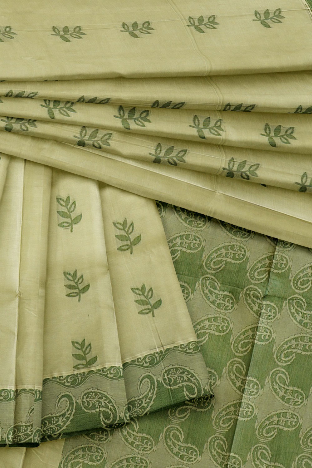 sri kumaran stores kora cotton saree half white saree with green border 4