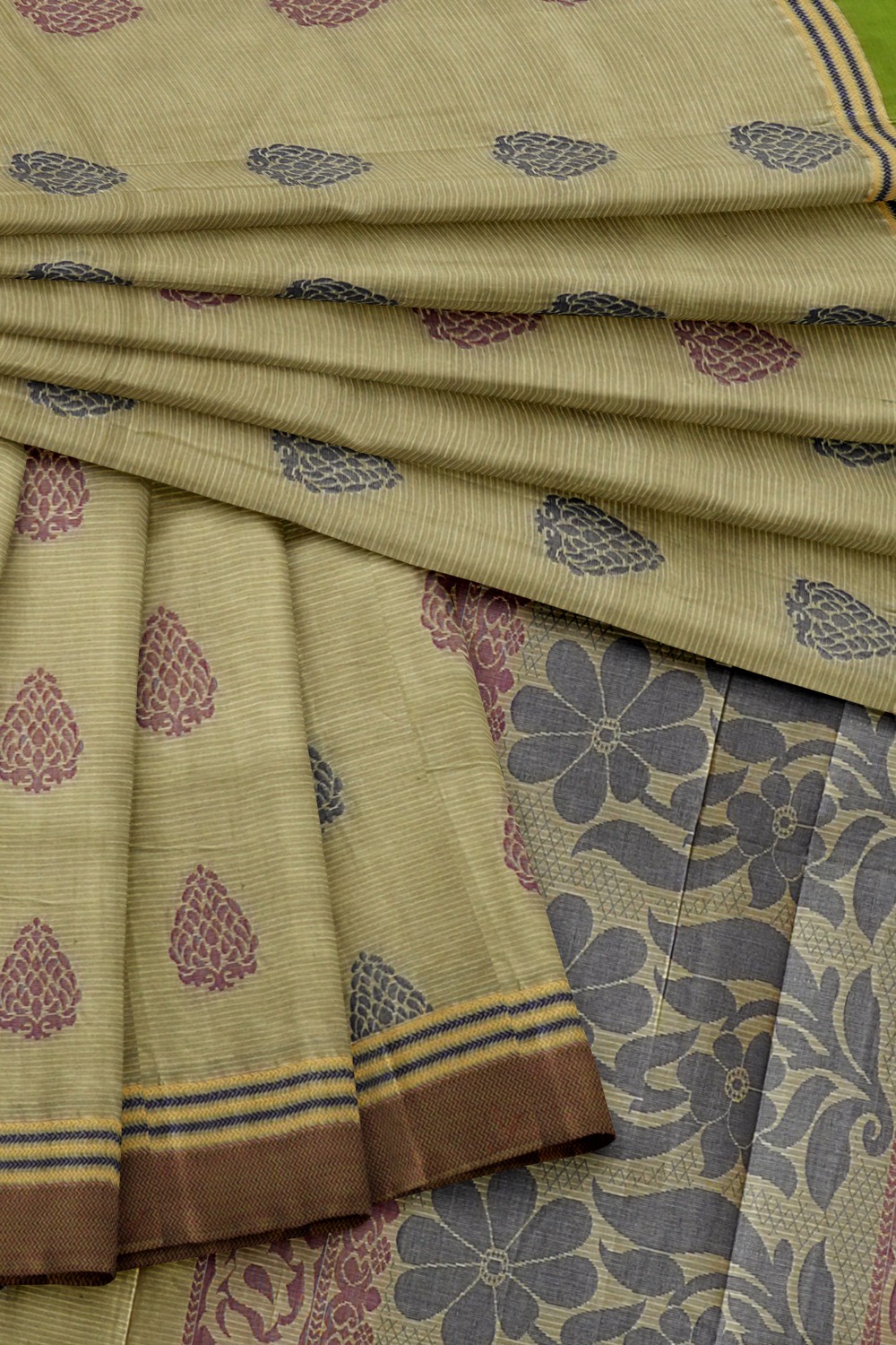 sri kumaran stores kora cotton saree khaki saree with brown border 4