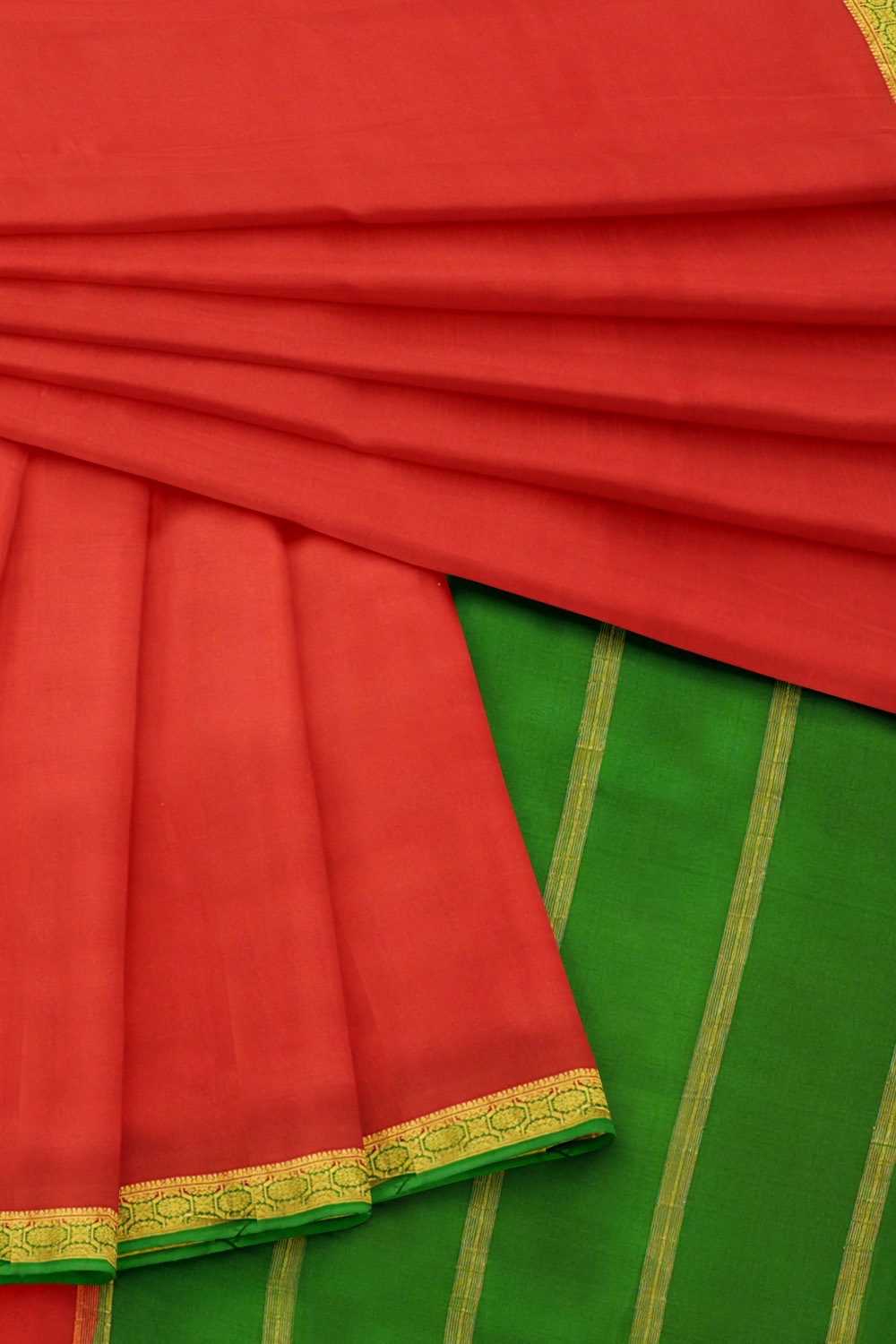 sri kumaran stores mysuru silk saree chilli red saree with green pallu and border 4