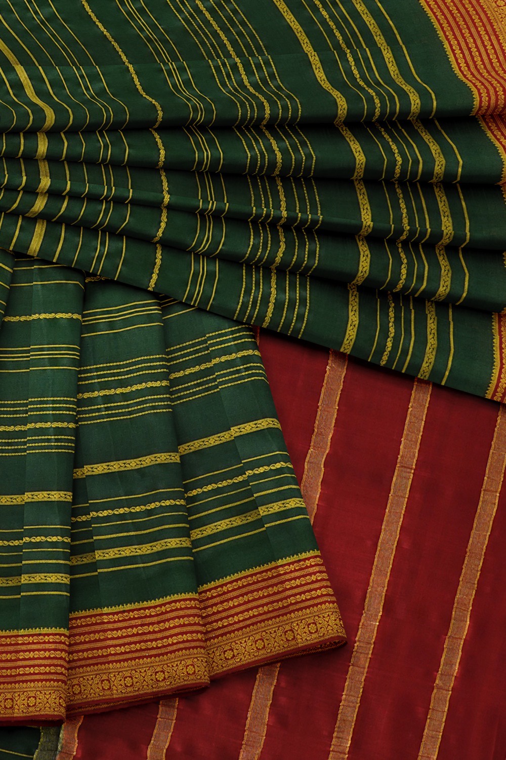 sri kumaran stores mysuru silk saree dark green saree with red border 4