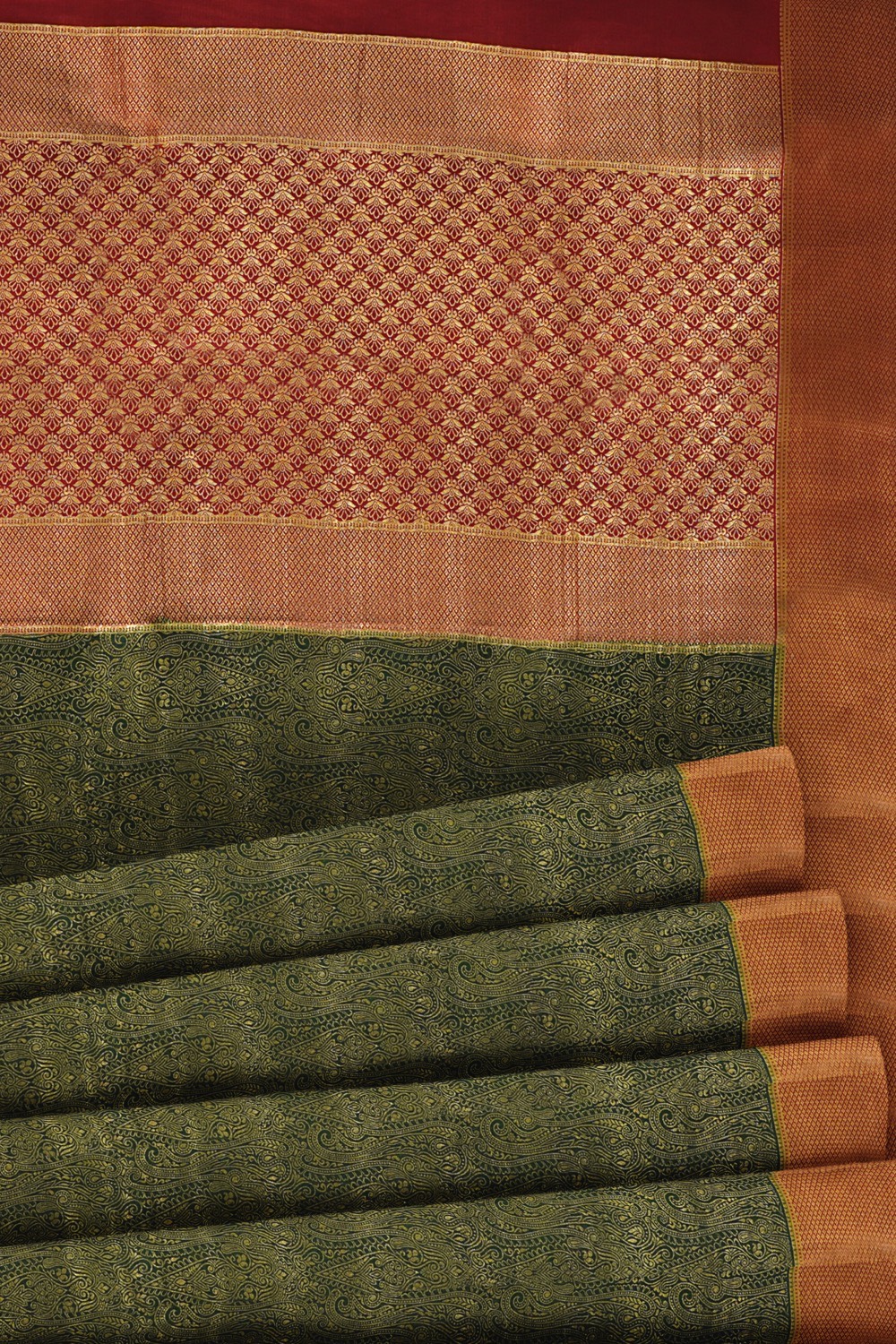 sri kumaran stores mysuru silk saree heavy zari work dark green saree with red border 5