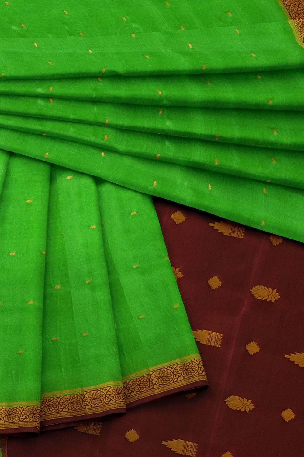 sri kumaran stores mysuru silk saree lawn green saree with brown pallu and border 4