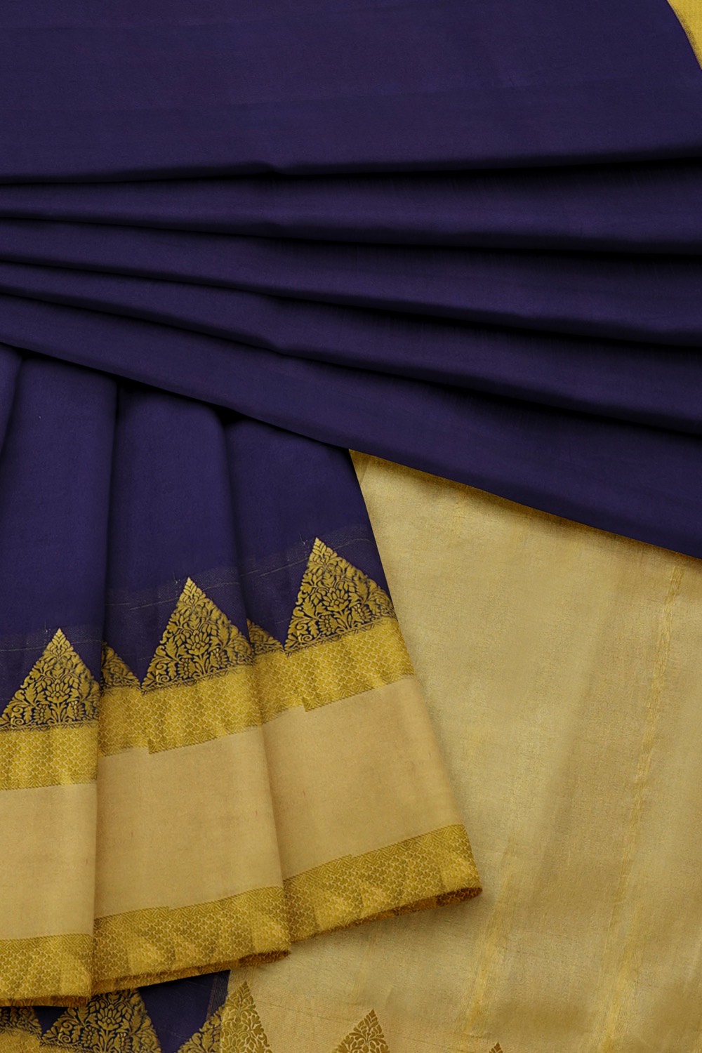 sri kumaran stores mysuru silk saree royal blue saree with beige pallu and border 4