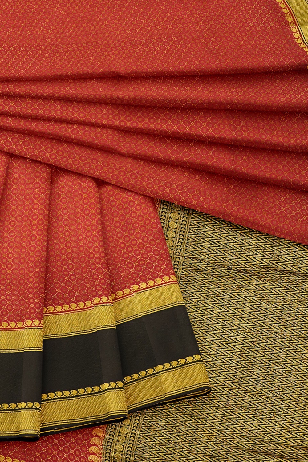 sri kumaran stores mysuru silk saree tangy red saree with black border 4