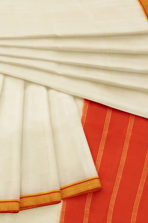 sri kumaran stores mysuru silk saree white saree with chilli red pallu and border 4