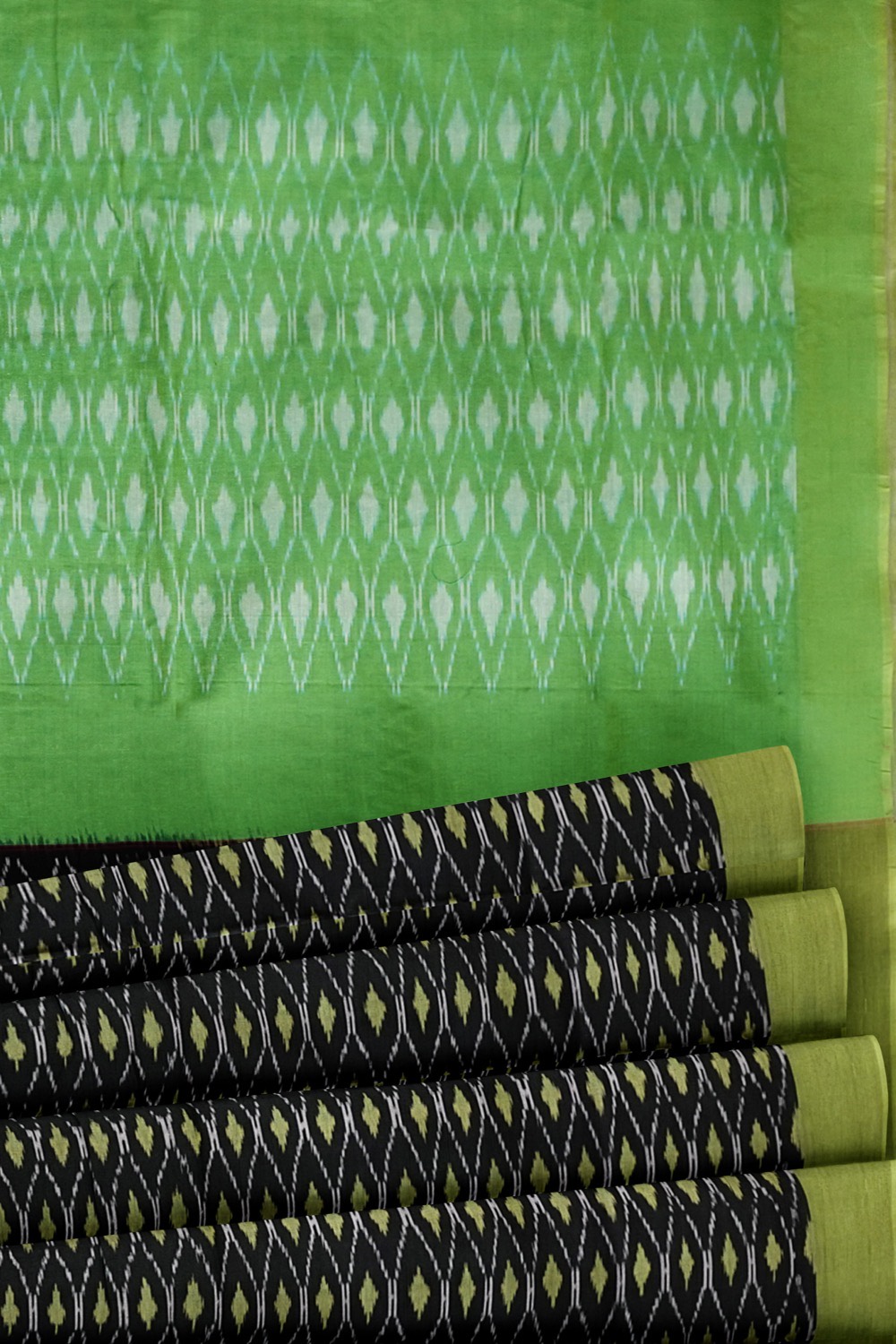 sri kumaran stores pochampalli saree black saree with light green border 5