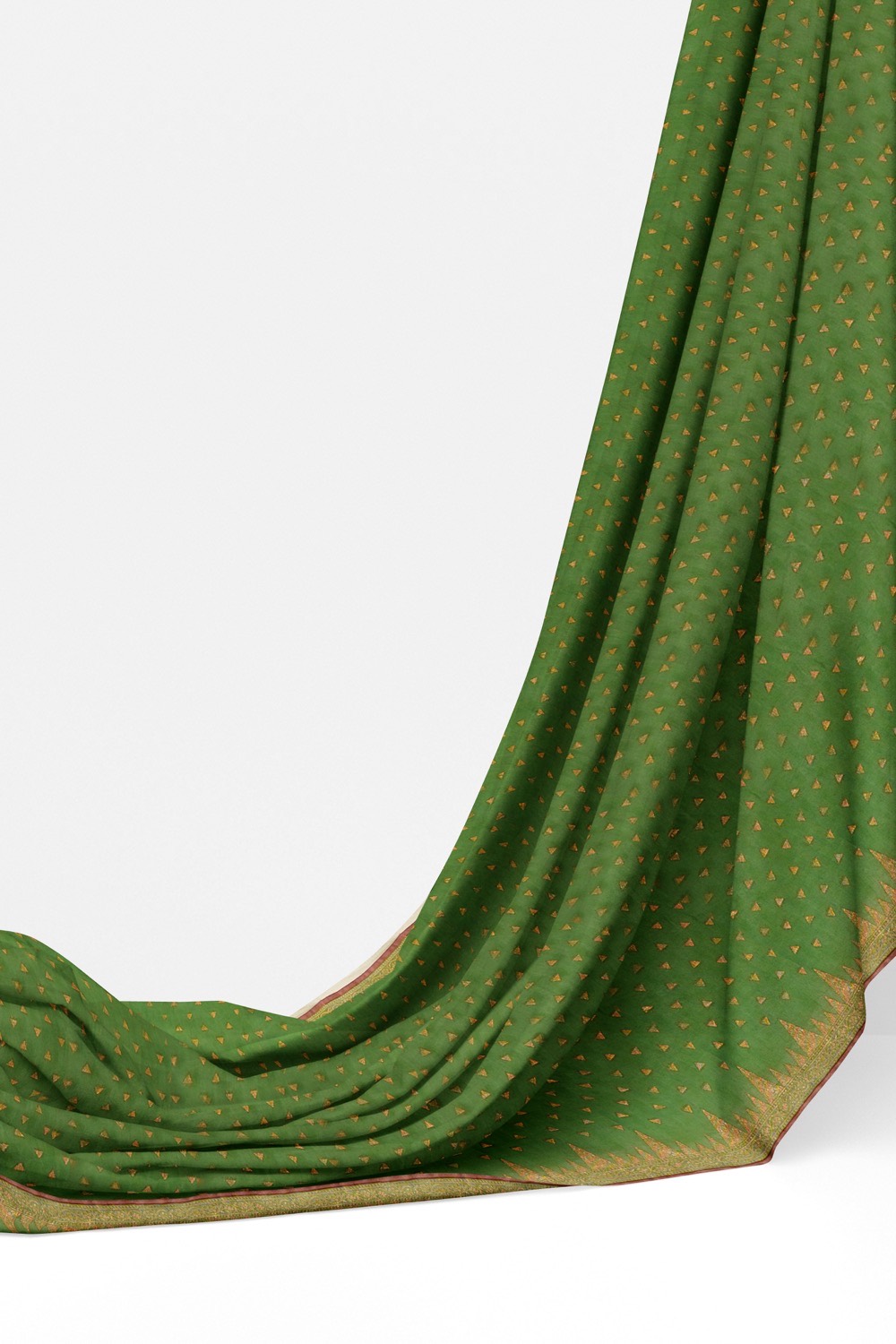 sri kumaran stores pure cotton saree jade green saree with golden zari border and pallu 3