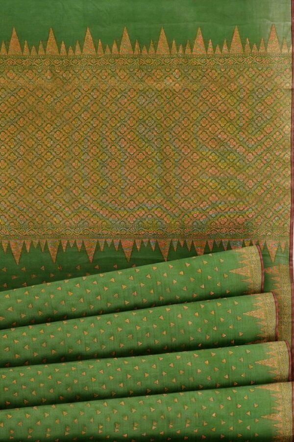 sri kumaran stores pure cotton saree jade green saree with golden zari border and pallu 5