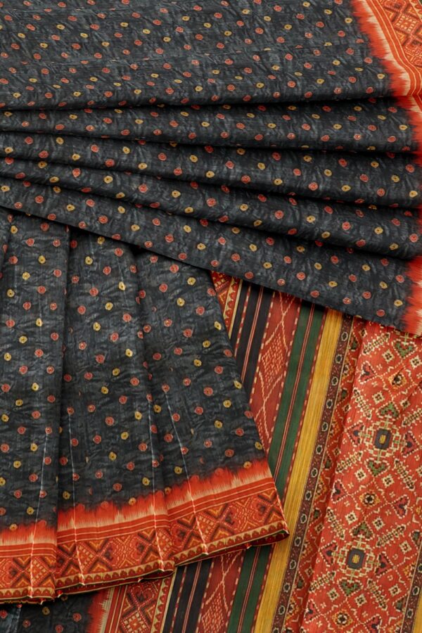 sri kumaran stores chentheri printed saree bandhini design charcoal color saree with orange border 4