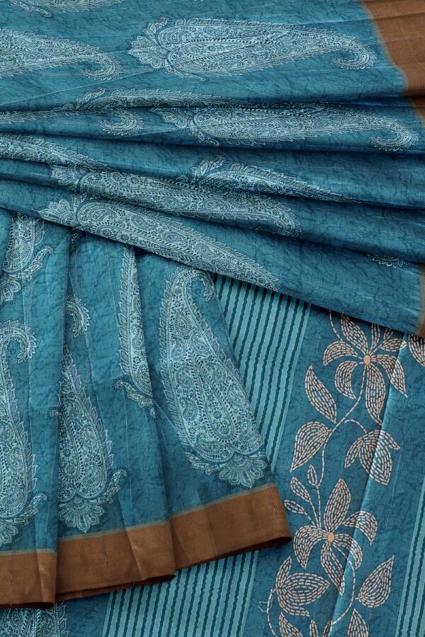 sri kumaran stores chentheri printed saree dodger blue saree with light cedar brown border 4