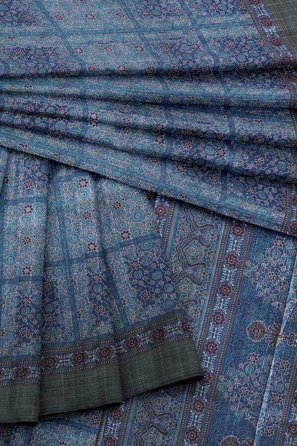 sri kumaran stores chentheri printed saree sapphire blue intricate design saree with anchor gray border 4