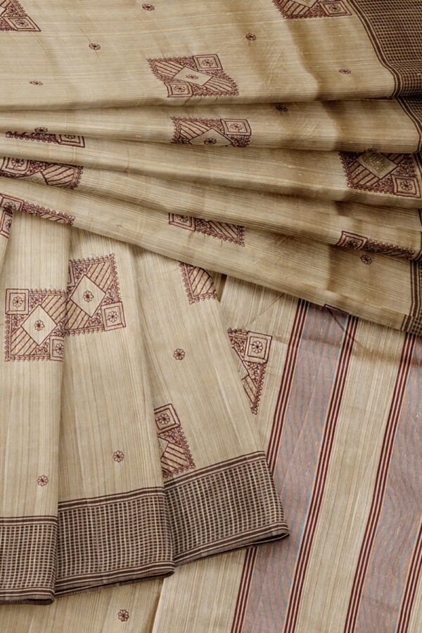 sri kumaran stores raw silk saree beige saree with dark brown checked border 4