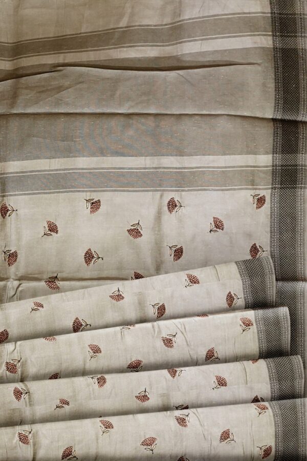 sri kumaran stores raw silk saree embroidered ash color saree with black border 5