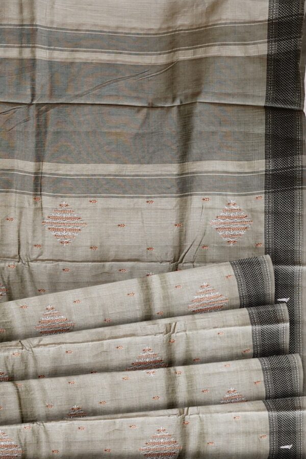 sri kumaran stores raw silk saree embroidered light gray color saree with black border 5