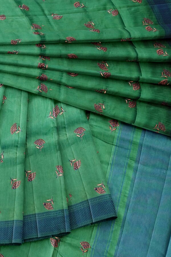 sri kumaran stores raw silk saree pine green saree with egyptian blue border 4