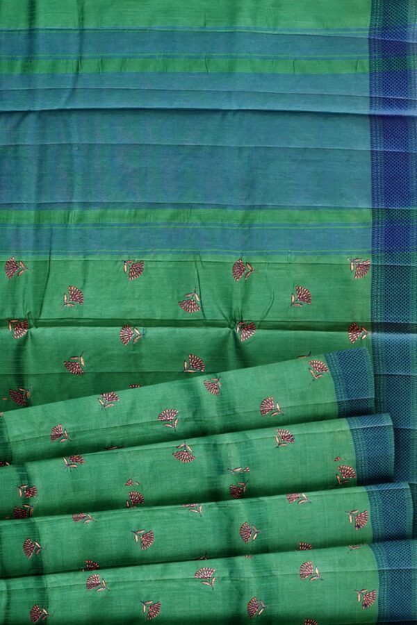 sri kumaran stores raw silk saree pine green saree with egyptian blue border 5