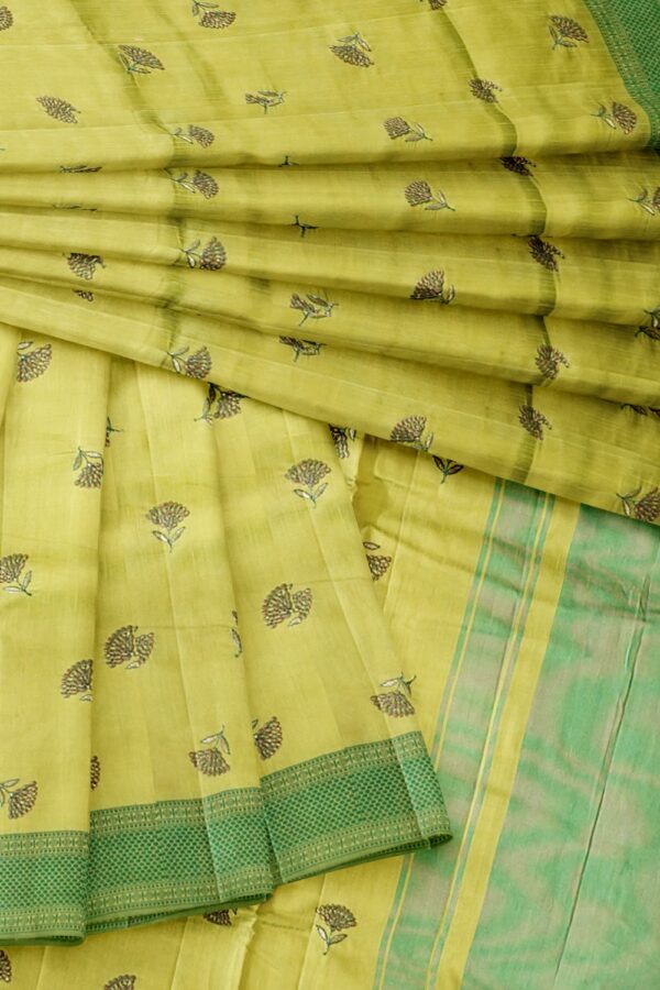 sri kumaran stores raw silk saree spring green saree with emerald green border 4