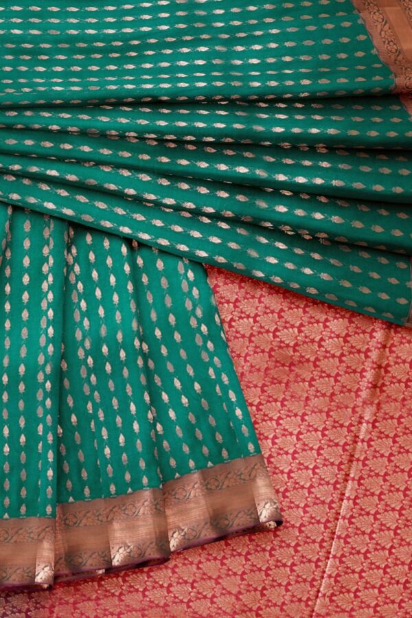 sri kumaran stores semi kanchipuram silk saree pine green saree with pale red pallu 4