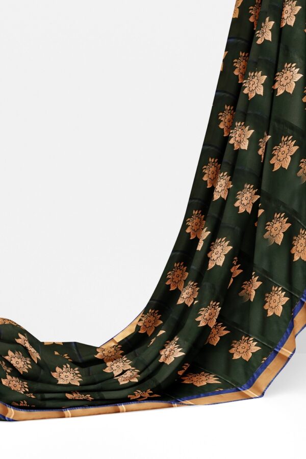 sri kumaran stores semi kanchipuram silk saree sacramento green saree with blue pallu 3