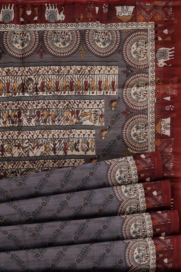sri kumaran stores semi raw silk saree slate gray color saree with warli print border and pallu 5