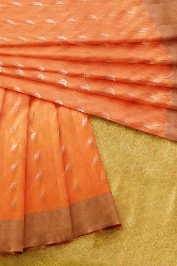 sri kumaran stores soft silk saree apricot color saree with lime green pallu 4