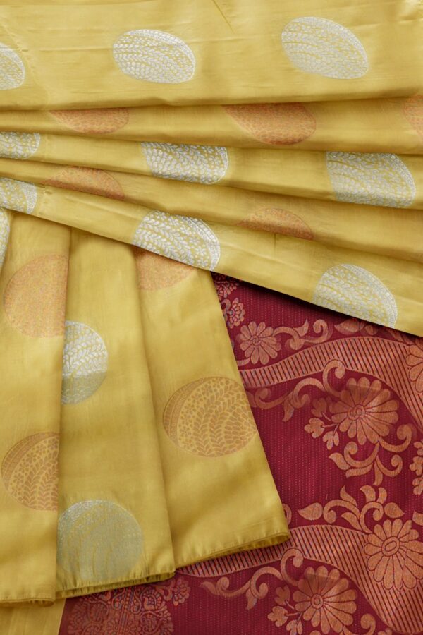 sri kumaran stores soft silk saree banana color saree with maroon color pallu 4